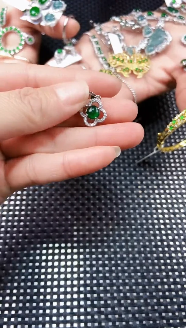 【闪购商品】翡翠吊坠(不含链)未镶嵌11111111111