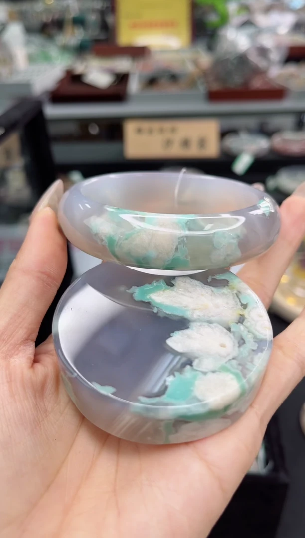 【闪购商品】石英质玉手镯未镶嵌59圈口（赠品镯心）2S9713