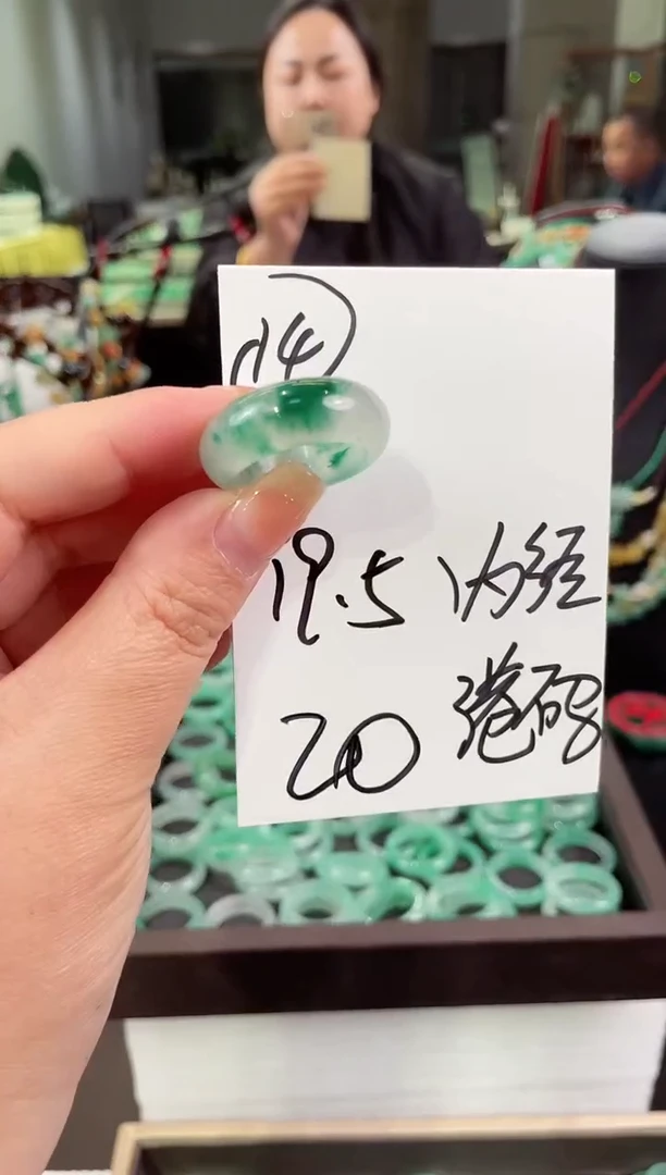 未镶嵌戒圈石英质玉戒圈20