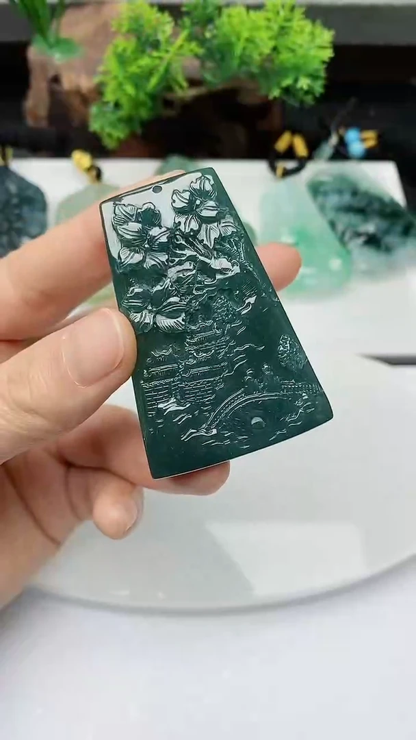 【闪购商品】翡翠颈饰未镶嵌