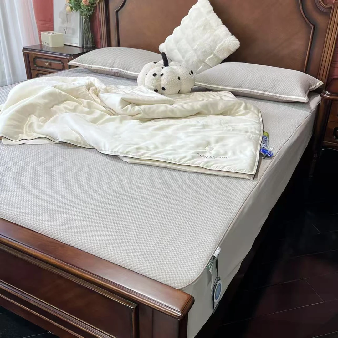 虞文轩 冰豆丝凉席 爱心 床笠款 可机洗 绣花款凉席三件套