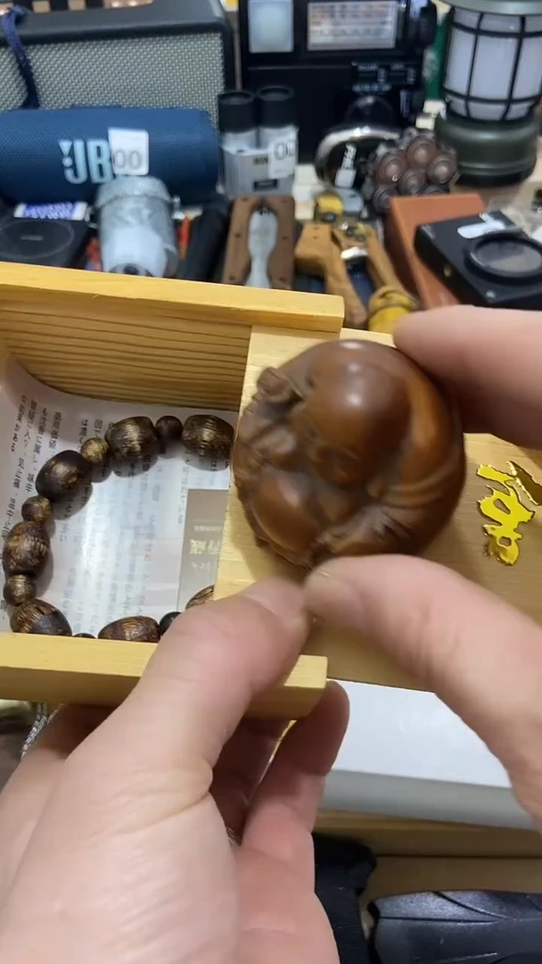 瓷片闪购商品  如图所示