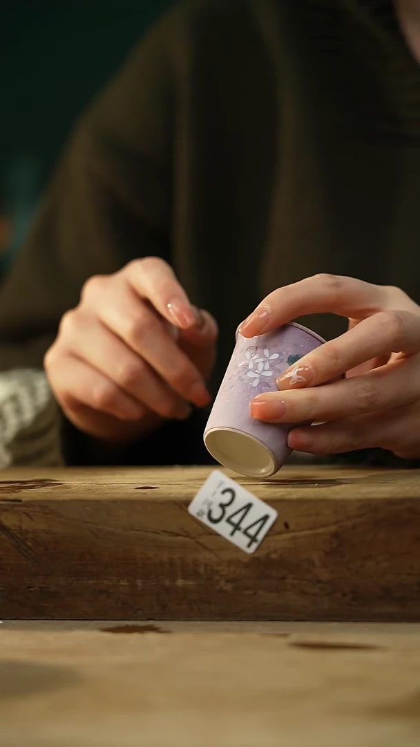 【闪购商品】瓷片设计师手作款 手绘 金鱼主人杯