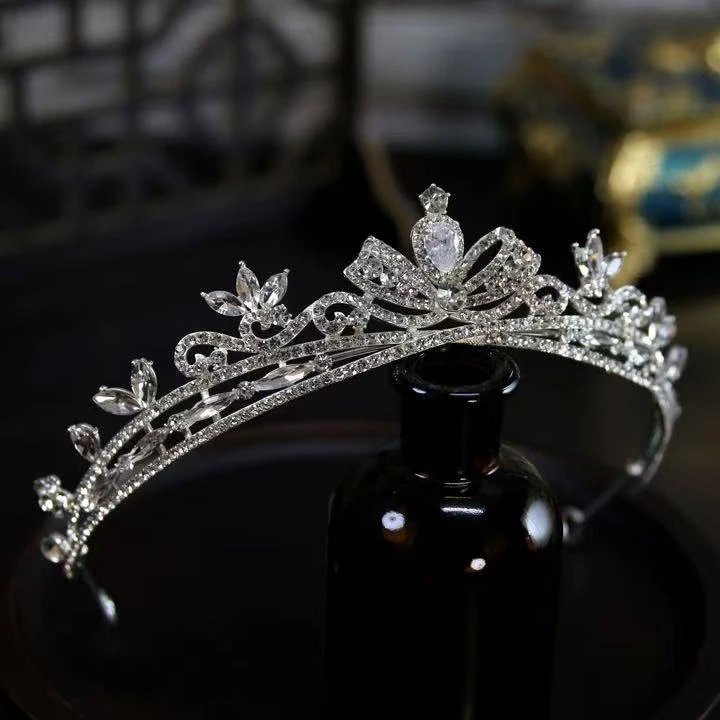 合金婚庆饰品 新款简约精致新娘皇冠A084