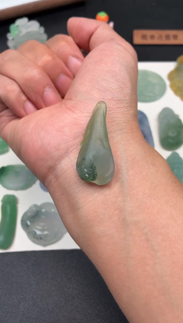 未镶嵌定制翡翠翡翠