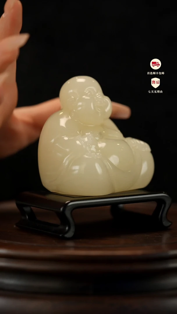 云南石竹叶青雕刻：弥勒佛摆件