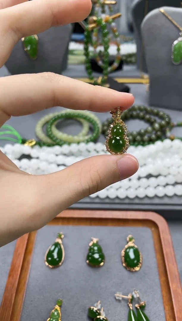 吊坠(不含链)银S925镀金镶嵌和田玉吊坠银S925镀金镶嵌 和田玉