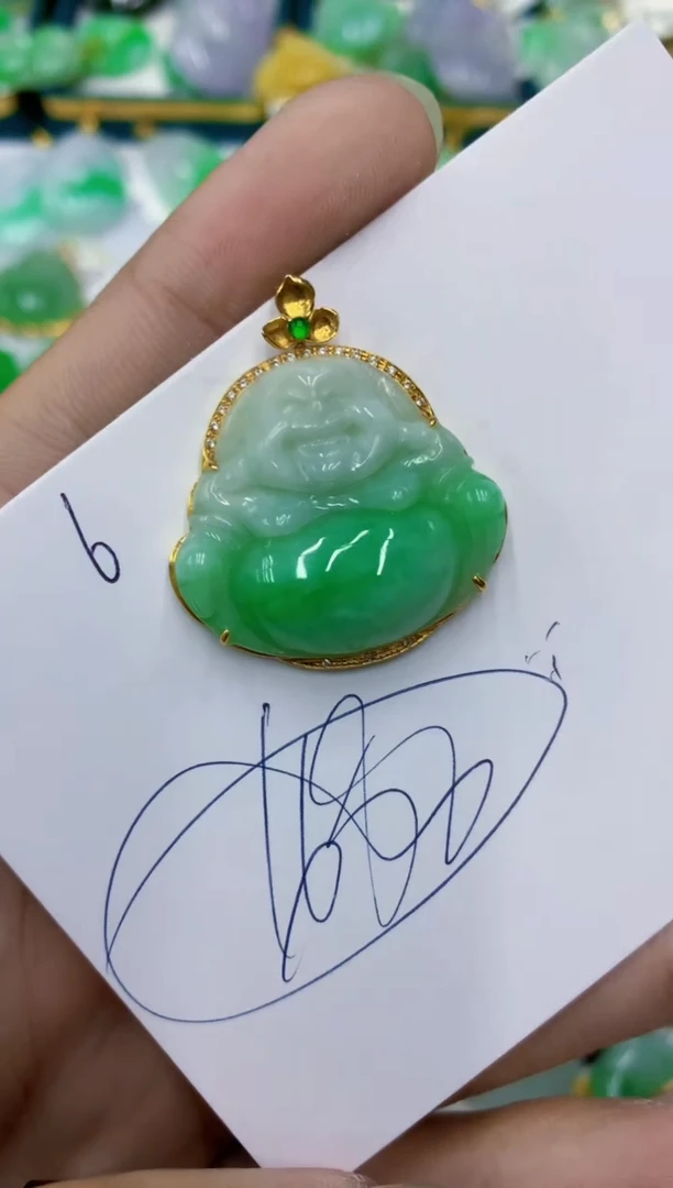 翡翠18K金镶嵌颈饰1111111111