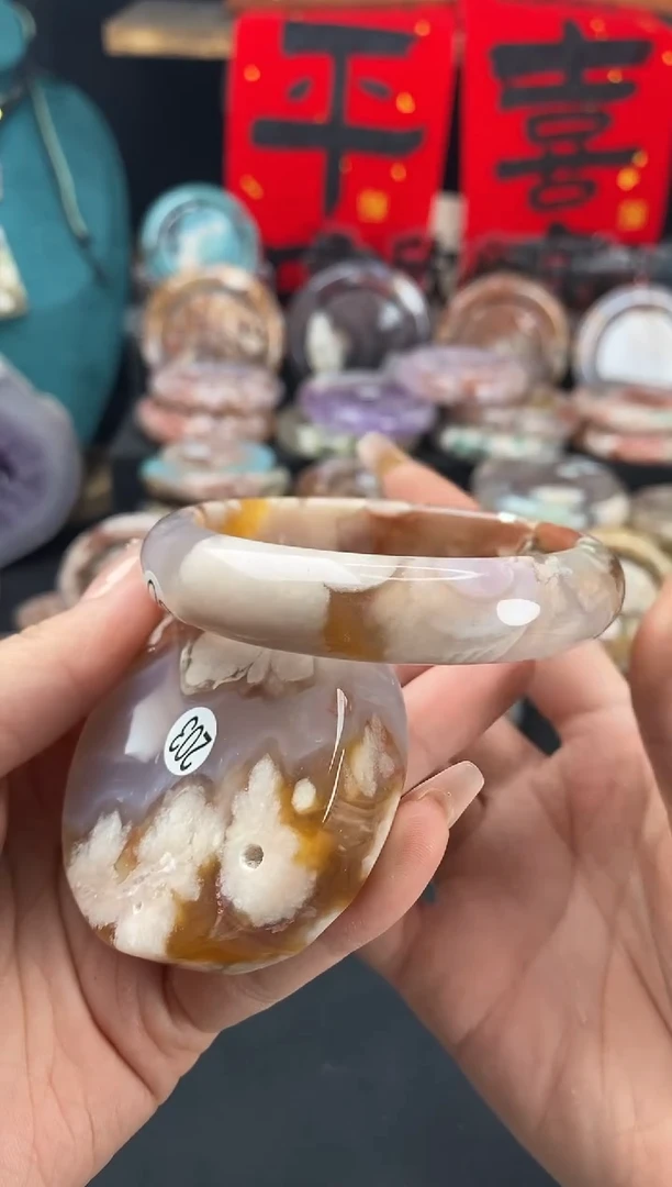 【闪购商品】石英质玉手镯（圆镯）未镶嵌59