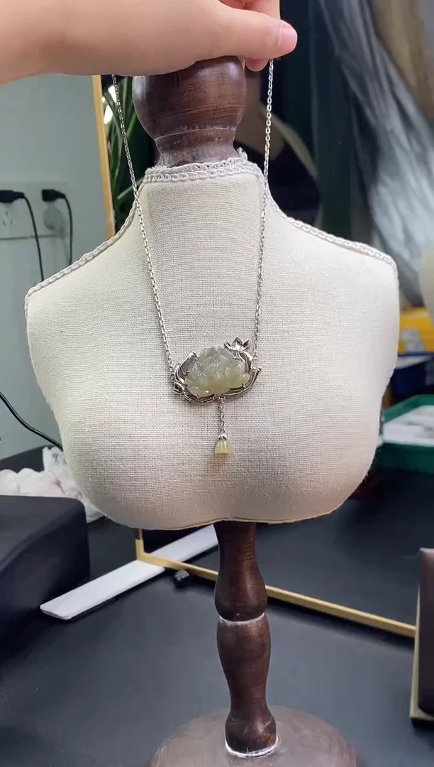 颈饰银S925镶嵌翡翠15927