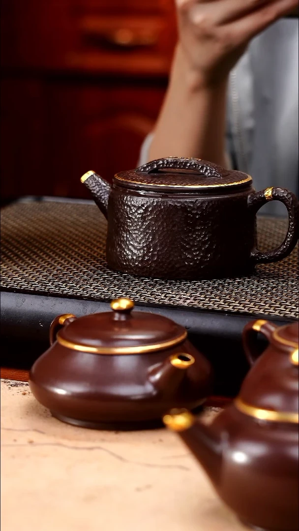 茶壶紫砂@****1四号井茄皮紫泥描金锤纹汉瓦180cc