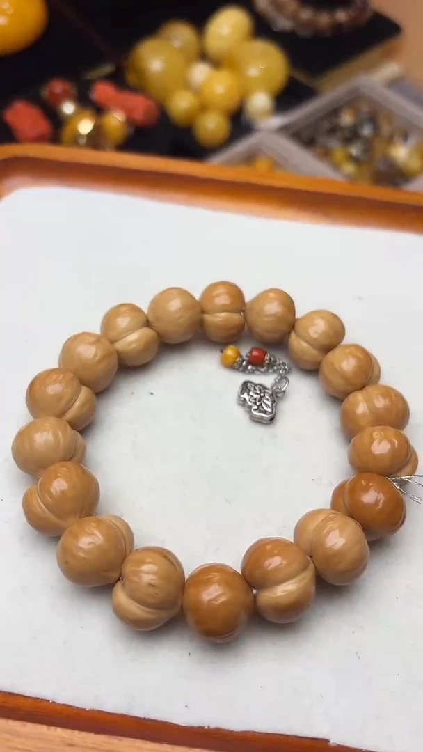 手串猴头核桃b****a猴头手串