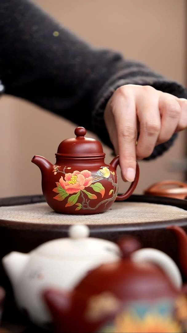 茶壶紫砂朱泥小掇球泥绘黄鸟