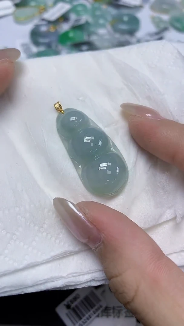 翡翠18K金镶嵌颈饰天然缅甸翡翠A货