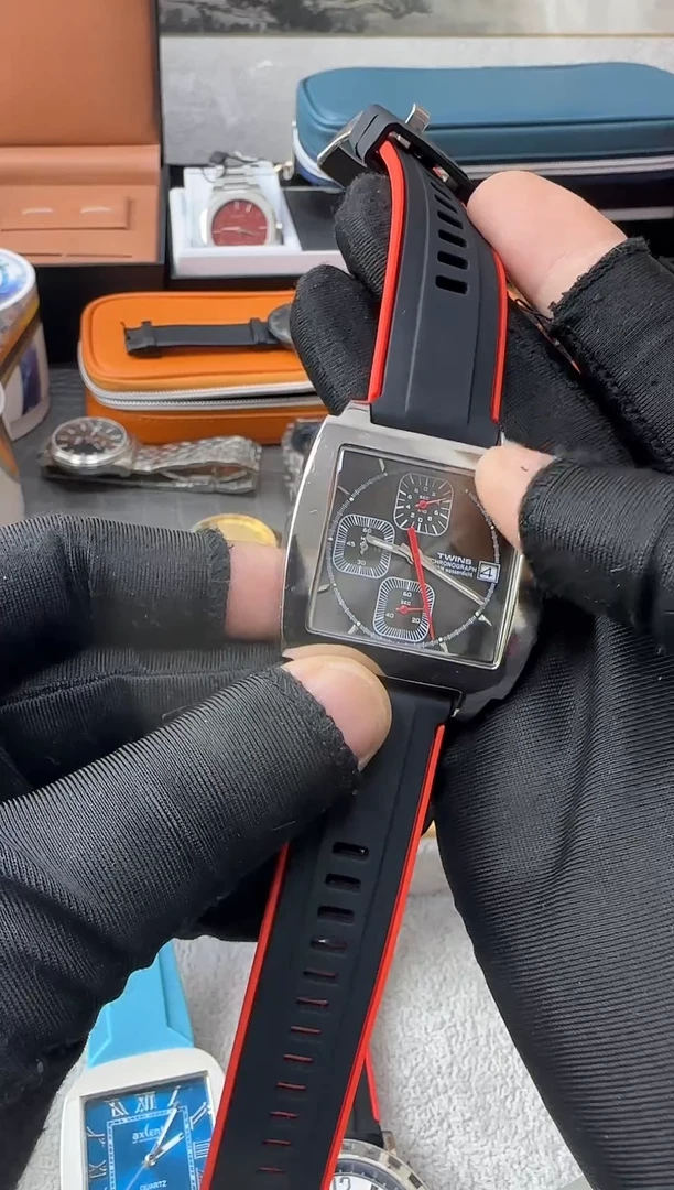 石英机芯锻造碳钢男士腕表