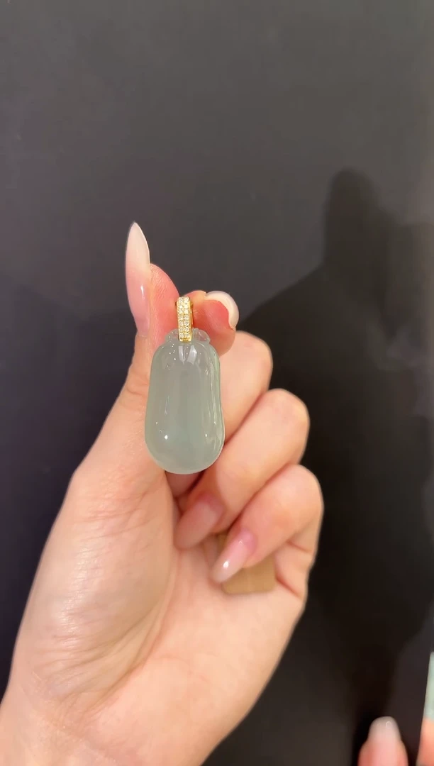 吊坠(不含链)18K金镶嵌翡翠太**宝福瓜吊坠多人不退不换