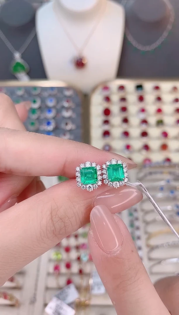 18K金镶嵌祖母绿耳饰祖母绿枫*红.