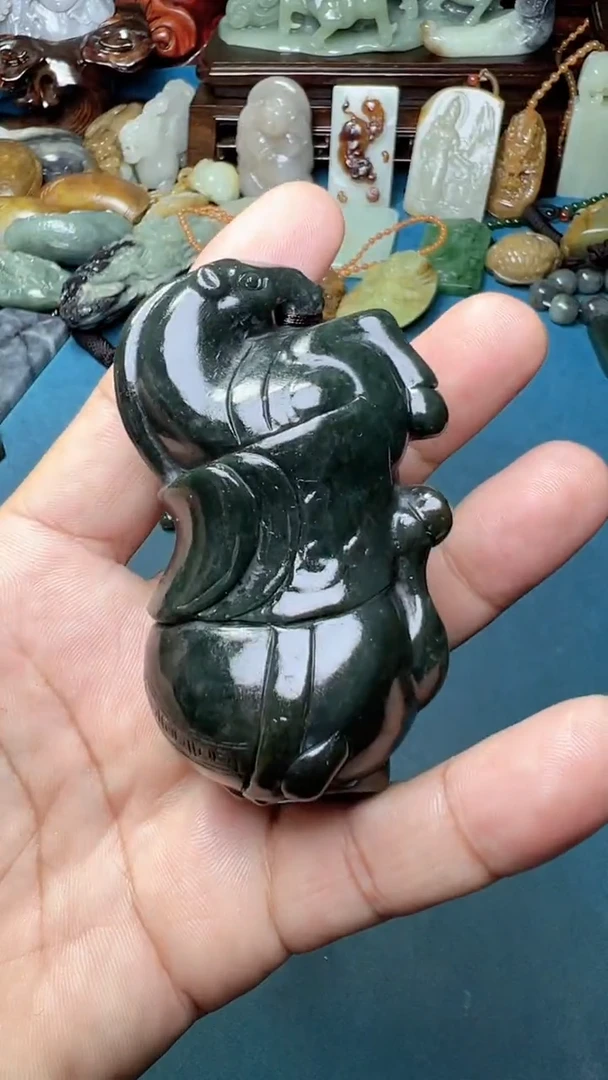 未镶嵌和田玉把件-