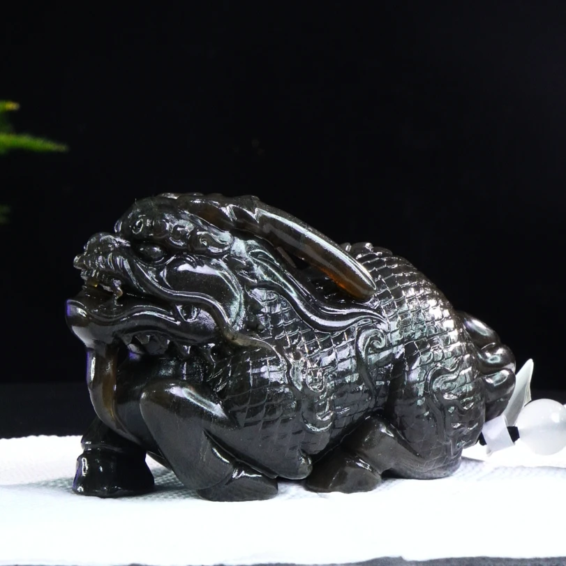 43寿山石牛角冻麒麟手把件170克8.6x3.5x4.8cm，21B