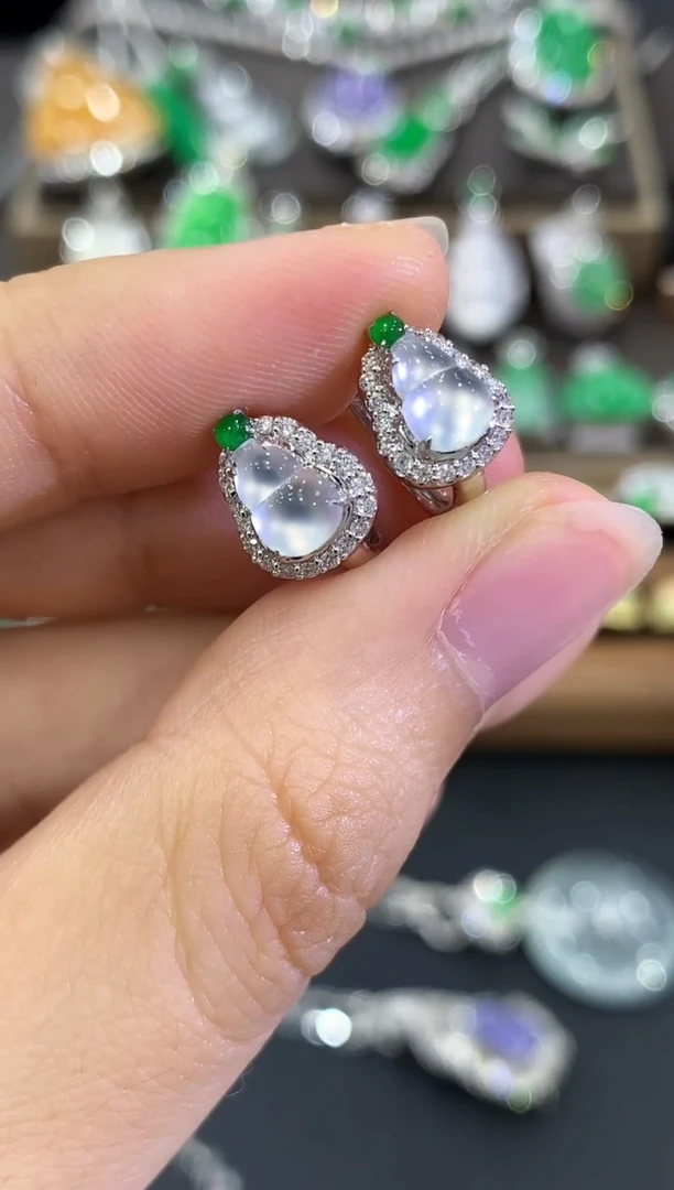 18K金镶嵌翡翠耳饰C70