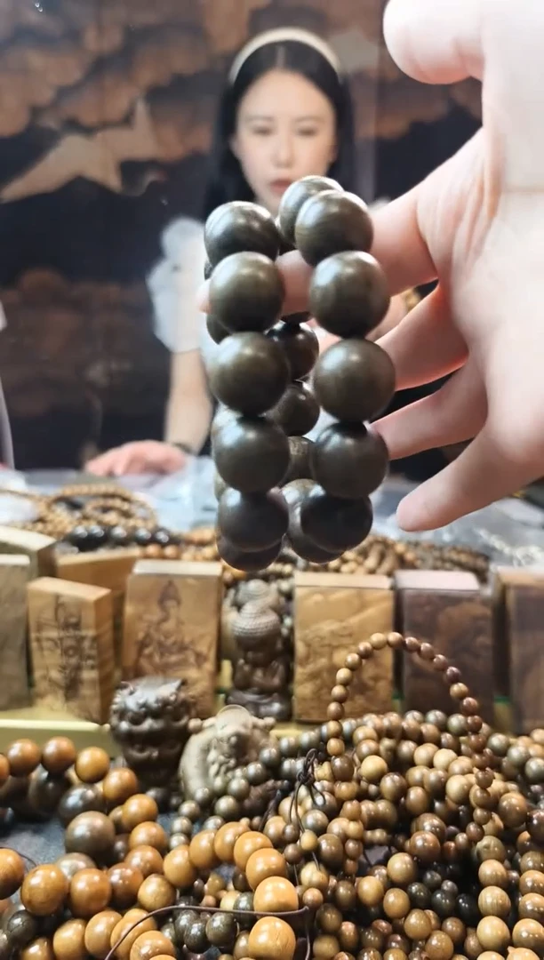 金丝楠1.8阴沉绿手串