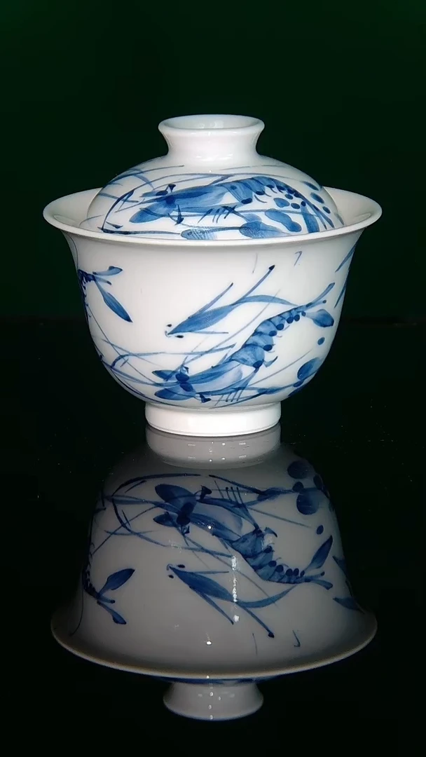 毛仔柴窑青花虾趣图盖碗