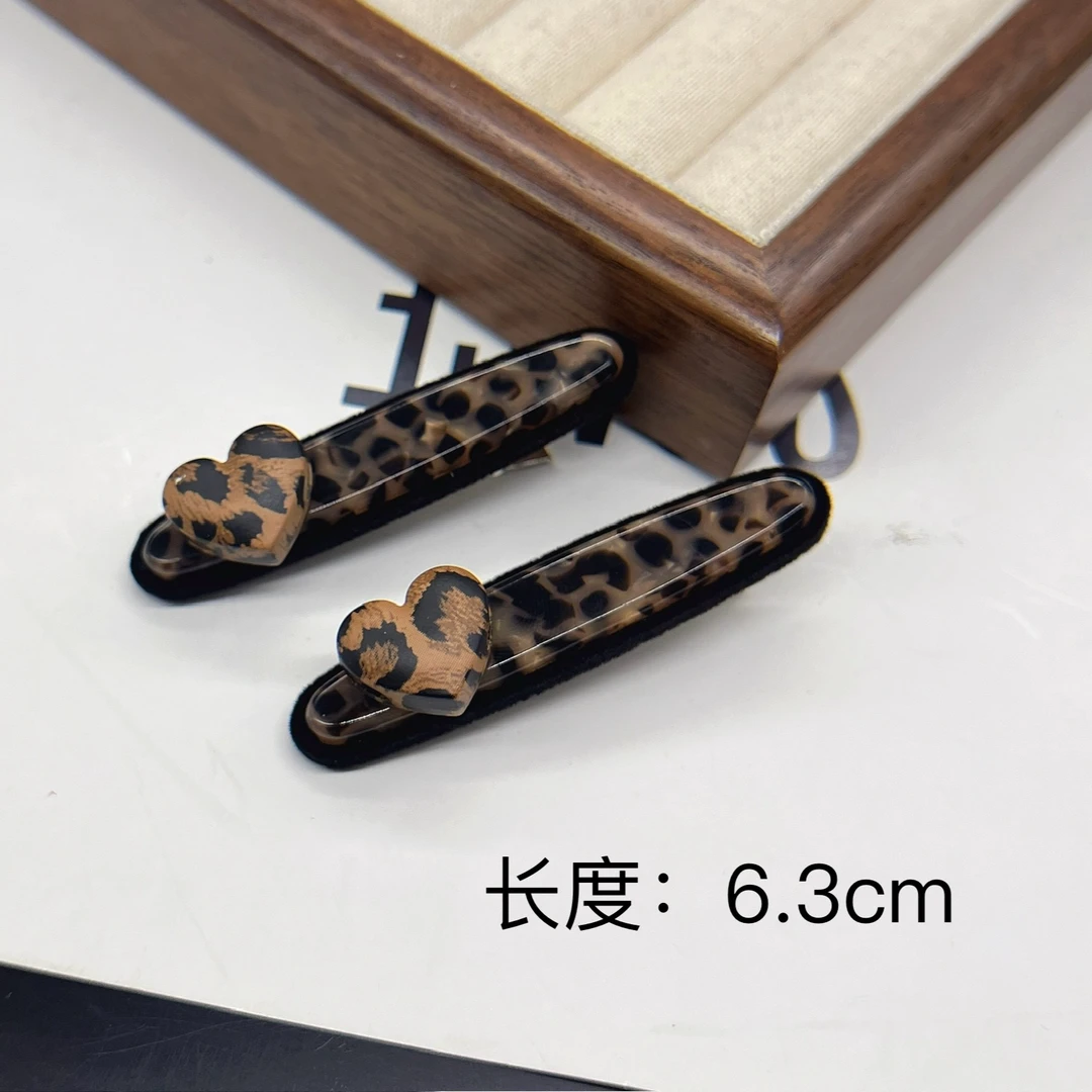 BAOSHATI/宝莎缇F-647韩版豹纹鸭嘴夹一对