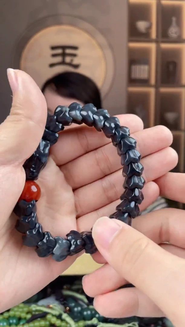 颈饰未镶嵌和田玉拍一发一，多样性发货