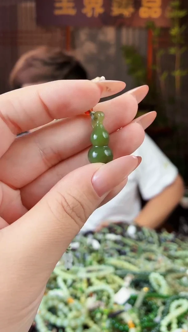 和田玉未镶嵌颈饰拍一发一