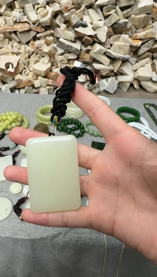 英**酒未镶嵌时尚百搭男女