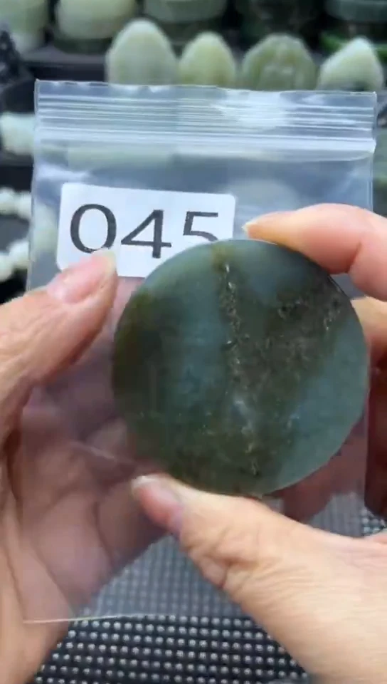 未镶嵌和田玉珠宝半成品镯芯