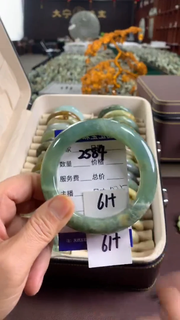 未镶嵌蛇纹石玉手镯2584