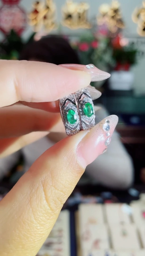 【闪购商品】祖母绿耳饰银S925镶嵌耳饰