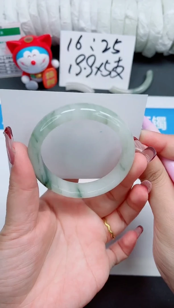 【闪购商品】石英质玉手镯未镶嵌65