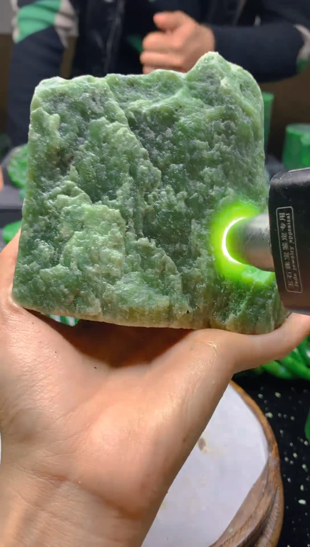 未镶嵌和田玉（碧玉）珠宝半成品1