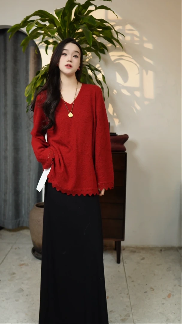山羊绒V领红色花边上衣 均码