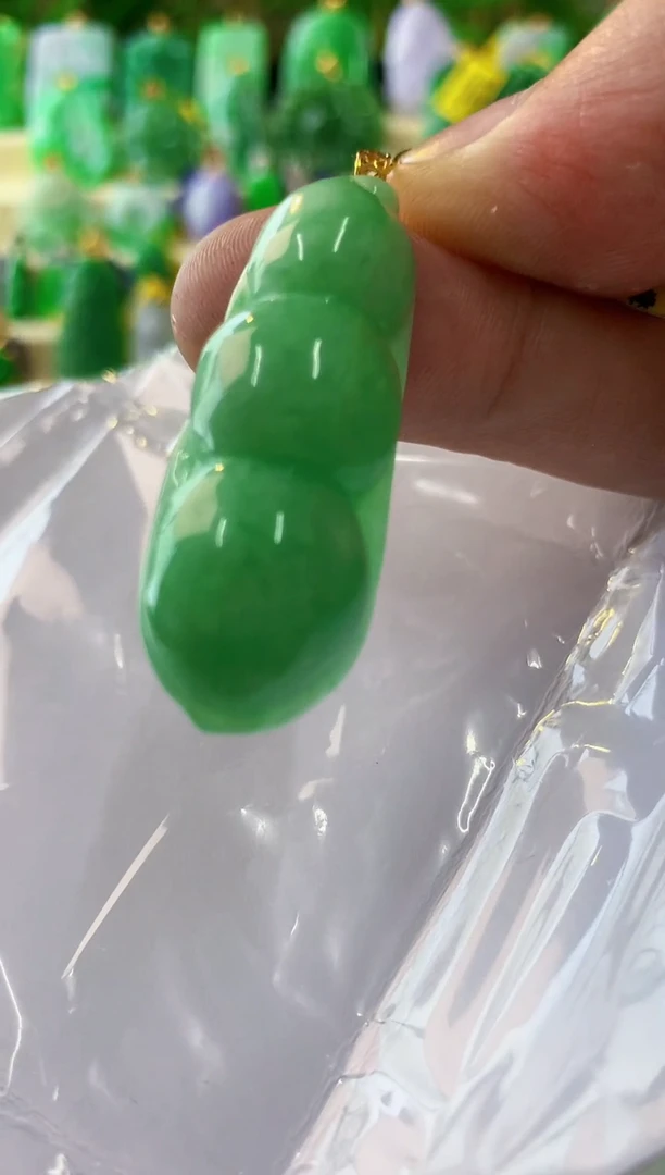 翡翠18K金镶嵌吊坠(不含链)缅甸翡翠挂件