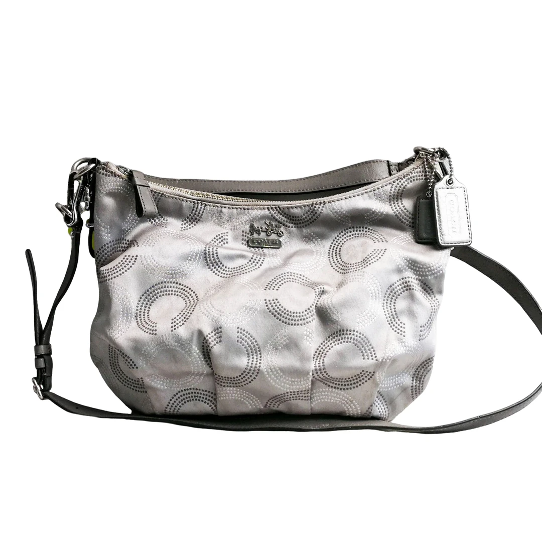 95新 COACH/蔻驰 Coach 银色波点斜挎包 030228