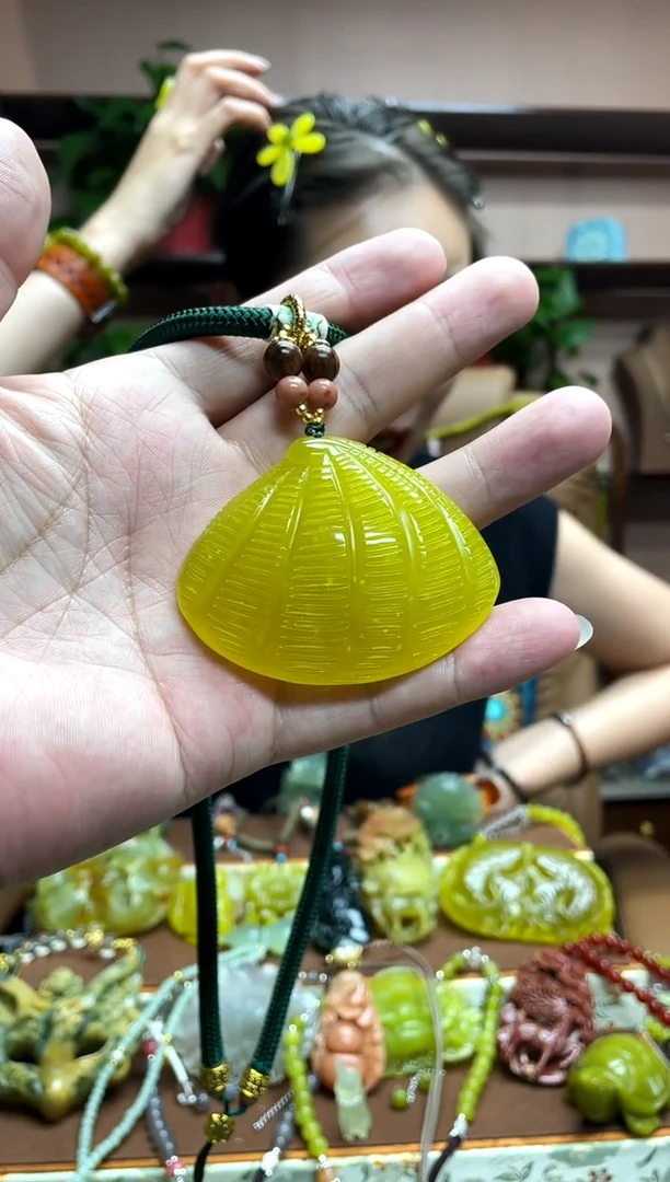 未镶嵌岫玉吊坠碧*·