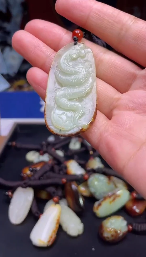 颈饰未镶嵌和田玉1