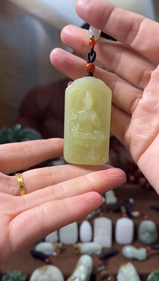 颈饰未镶嵌和田玉·