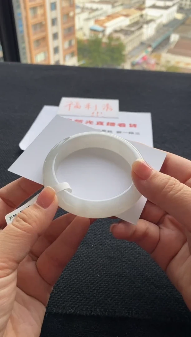 【闪购商品】翡翠手镯未镶嵌买断价XW23015271