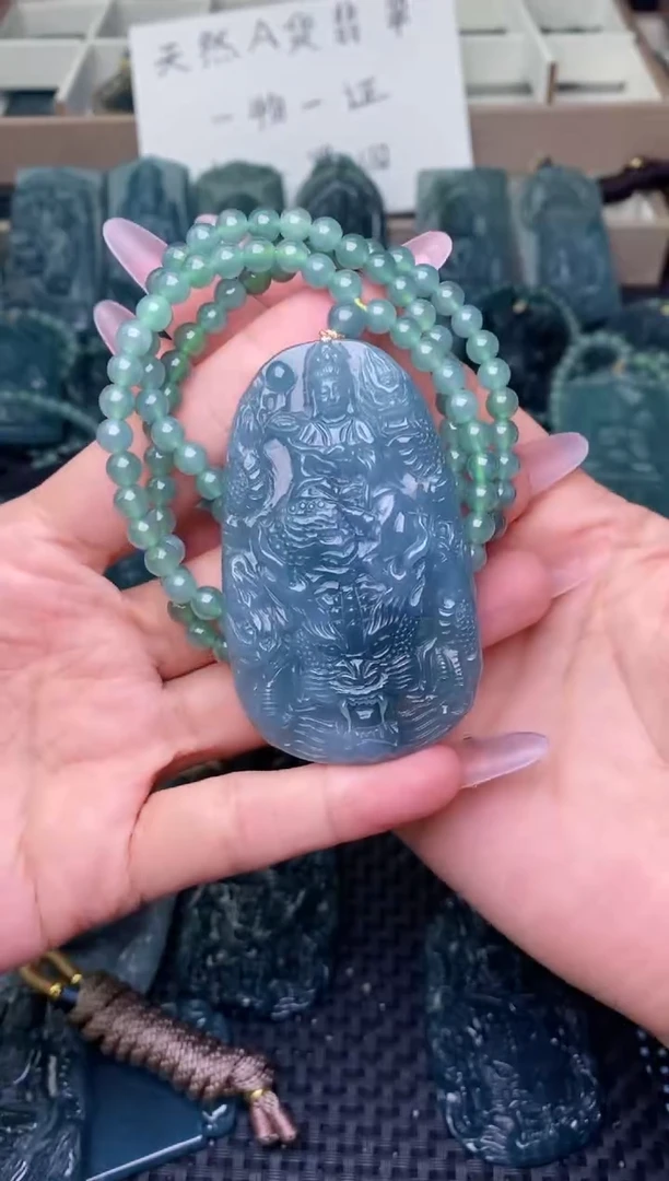 翡翠未镶嵌颈饰