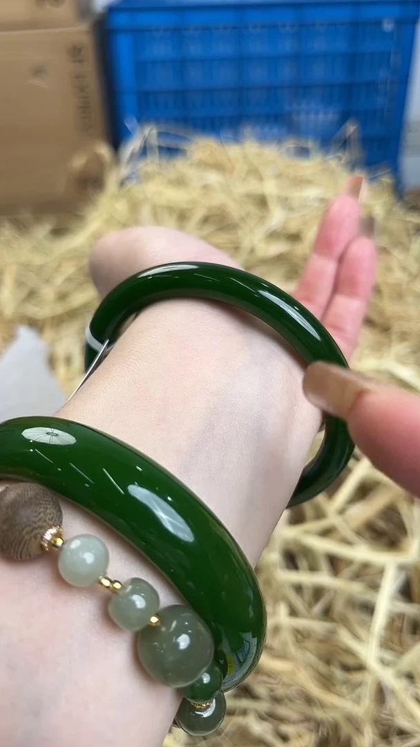 未镶嵌手镯石英质玉A-5268-61