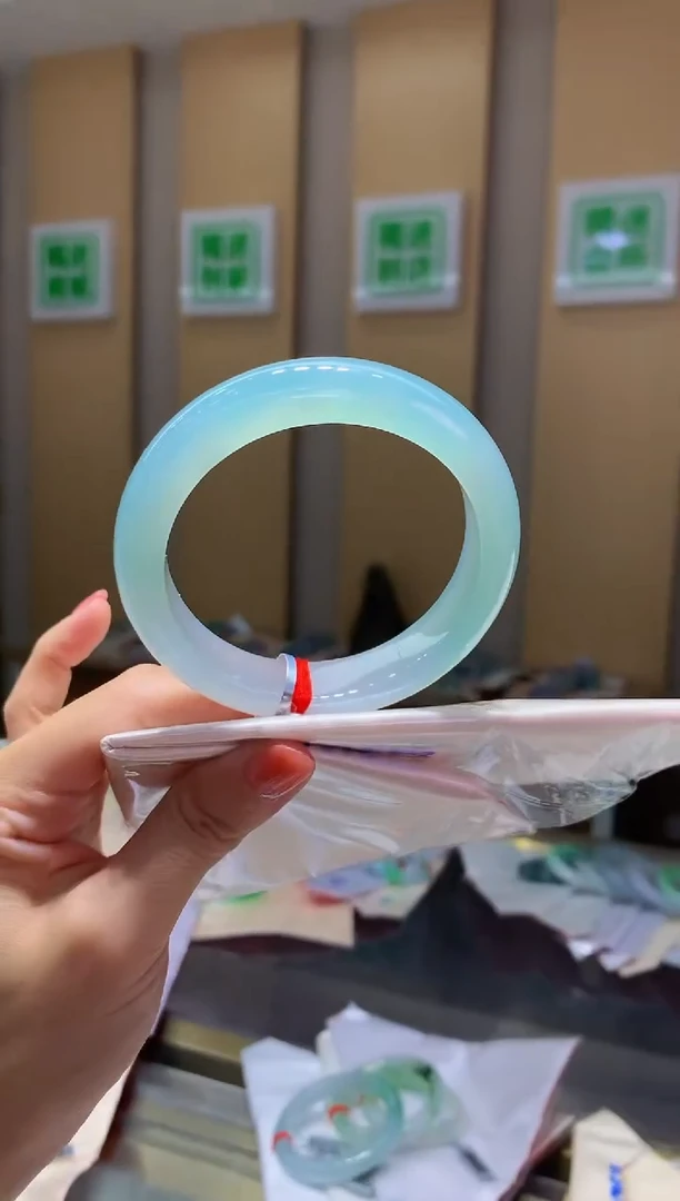 翡翠手镯未镶嵌-C92 圈口58.6