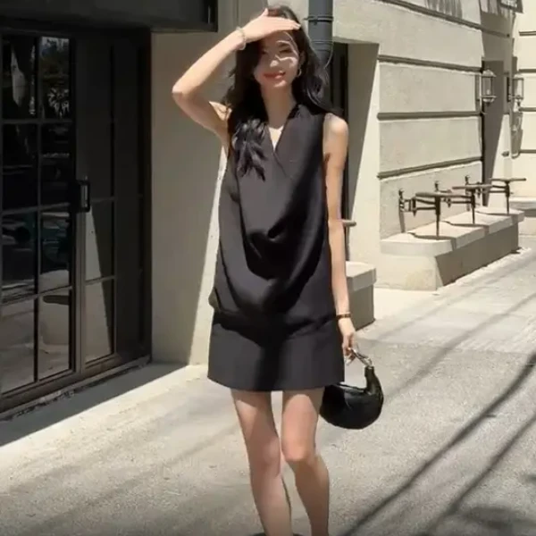 御姐高级感套装气质荡领宽松无袖背心上衣女夏季包臀半身裙两件套