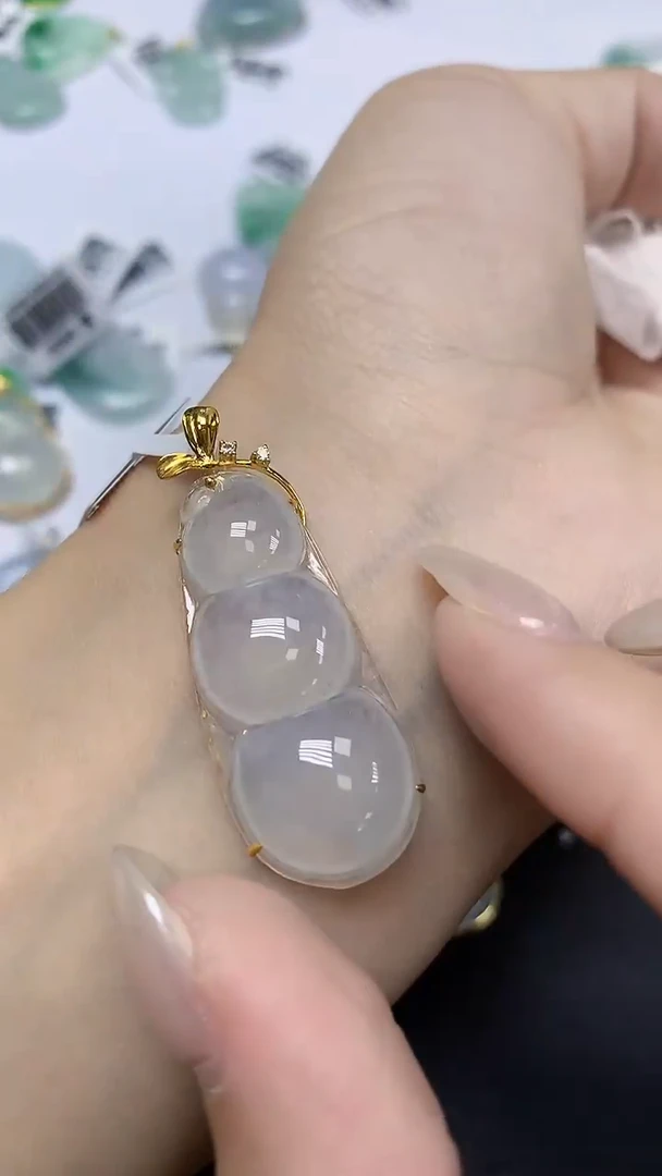 翡翠18K金镶嵌颈饰天然缅甸翡翠A货