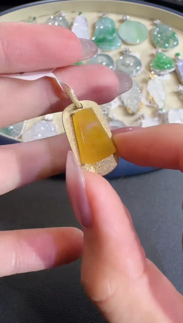 翡翠18K金镶嵌吊坠(不含链)【源头工厂】钻石镶嵌