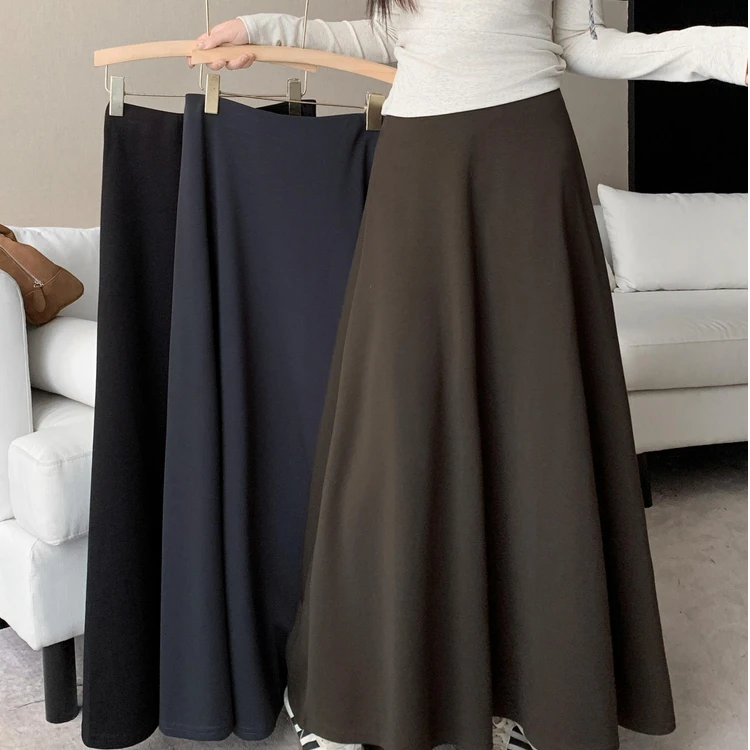 2025年秋季新显瘦可爱风高腰黑色法式纯色A型A字H型半身裙设计感