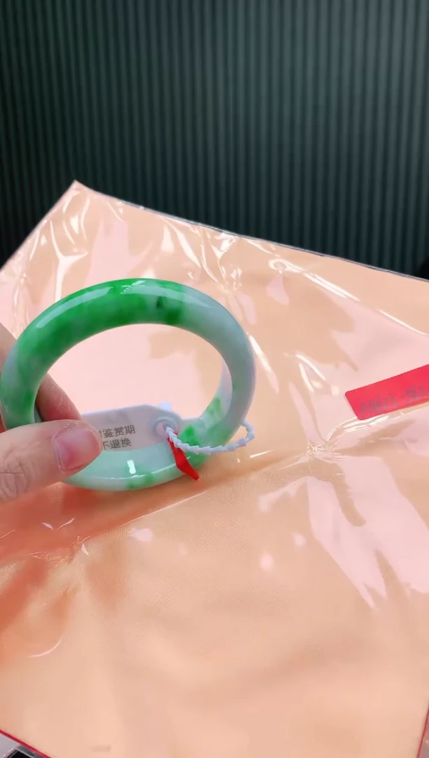 未镶嵌手镯翡翠56